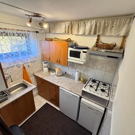 Apartment Ditz *
